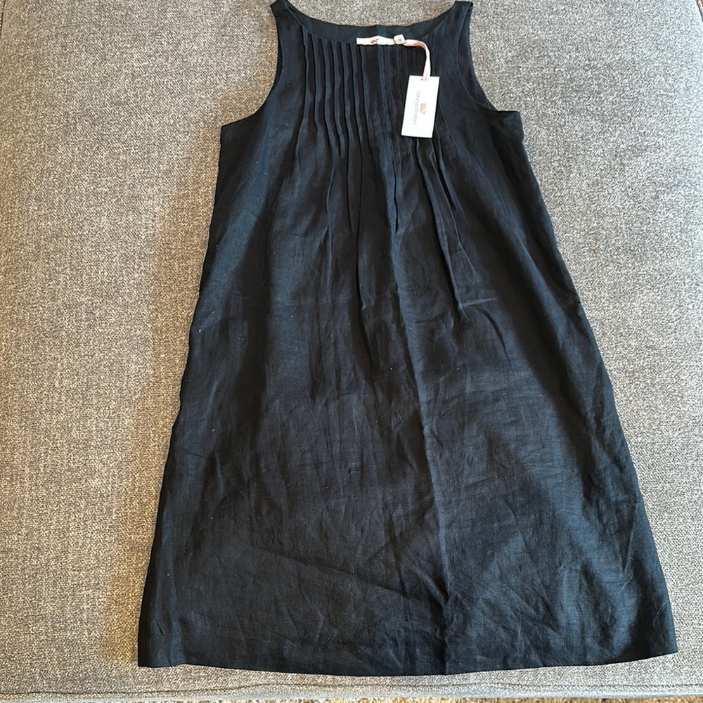 NWT- women’s Vineyard Vines pintuck swing dress. Size 00